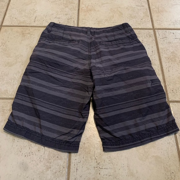 Old Navy Men's Striped Cargo Shorts Size 28 - Picture 5 of 6